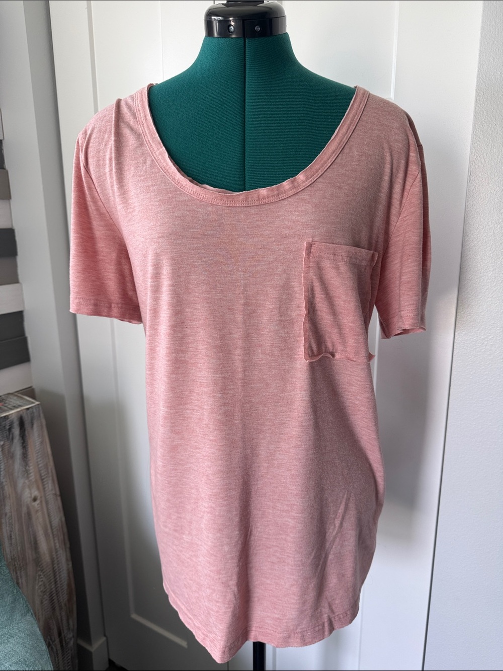 Source Unknown Dusty Rose Scoop Neck Pocket Tee - Short Sleeve